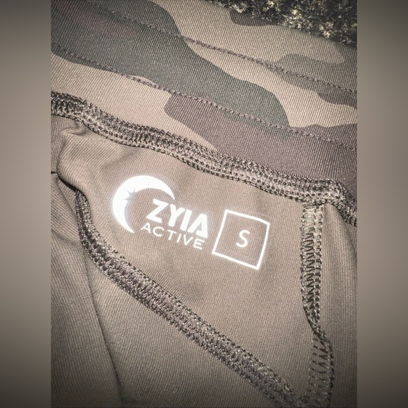 Zyia Active Green Camo Unwind Joggers Women’s Size Small Drawstring - Picture 8 of 8